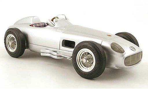 Mercedes W 196 Base 1/18 CMC weltmeister j.m.fangio 1954 modellini auto