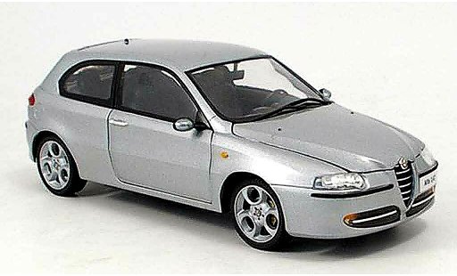 Alfa Romeo 147 berlina 1/18 Ricko grigio 2003 modellini auto