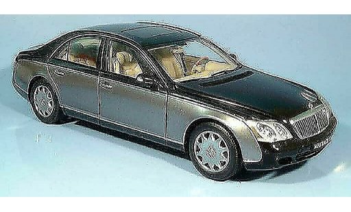 Maybach 57 SWB 1/18 Autoart nero / grigio millennium edition 2002 modellini auto