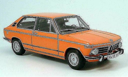 Bmw 2000 Touring 1/18 Autoart tii orange 1973 modellini auto