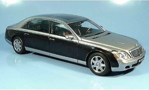 Maybach 62 LWB 1/18 Autoart grigio /nero modellini auto