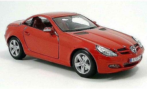 Mercedes Classe SLK Base 1/18 Maisto rosso toit ferme 2004 modellini auto