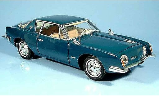 Studebaker Avanti Base 1/18 Signature verde 1963 modellini auto