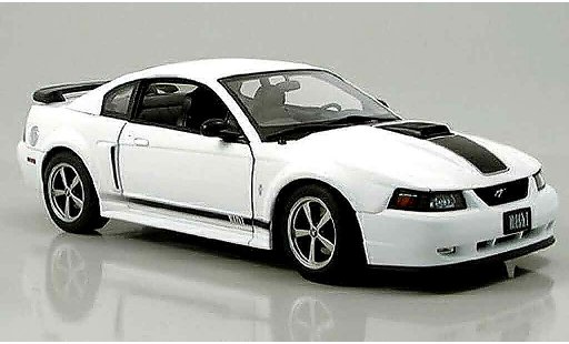 Ford Mustang 2003 1/18 Autoart mach i bianco modellini auto