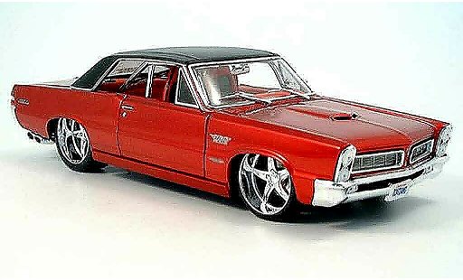 Pontiac GTO Base 1/18 Maisto tuning rosso modellini auto