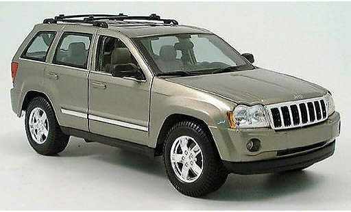 Jeep Grand Cherokee Base 1/18 Maisto beige 2005 modellini auto