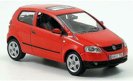 Volkswagen Fox Base 1/43 Schuco rosso avec lenkung 2005 modellini auto