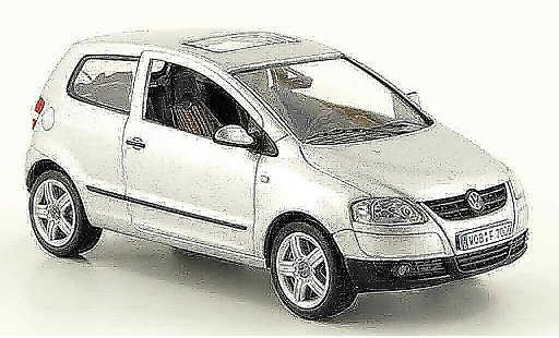 Volkswagen Fox Base 1/43 Schuco grigio metallisee avec lenkung 2005 modellini auto