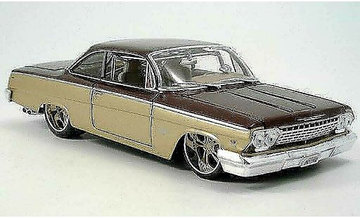 Chevrolet Bel Air tuning 1/18 Maisto 1962 or marronetuning car modellini auto