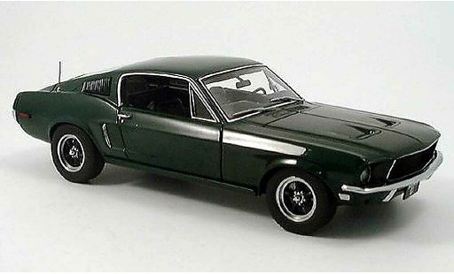 Ford Mustang GT 1/18 Autoart 390 verde modellini auto