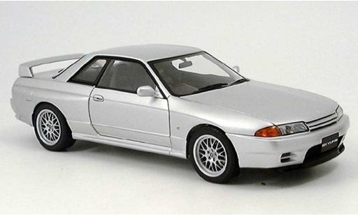 Nissan Skyline R32 1/18 Autoart gtr v-spec.ii nero modellini auto