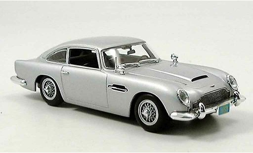 Aston Martin DB5 james bond 1/43 Minichamps casino royal modellini auto
