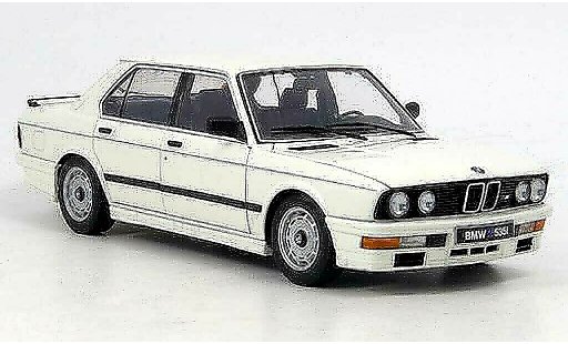 Bmw M5 berline 1/18 Autoart E28 535i bianco 1985 modellini auto