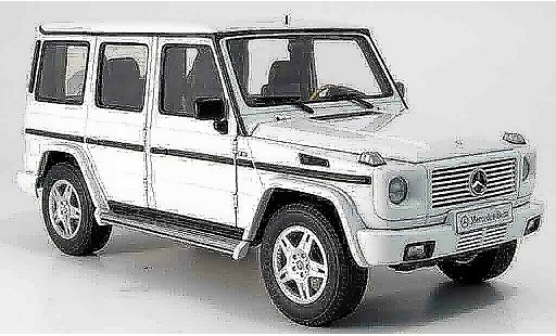 Mercedes Classe G LWB 1/18 Autoart () bianco modellini auto