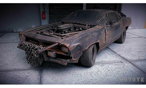 Plymouth Cuda Zombie Crusher 1/18 Highway 61 madmax modellini auto