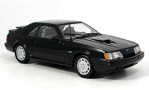 Ford Mustang SVO 1/18 Welly nero modellini auto