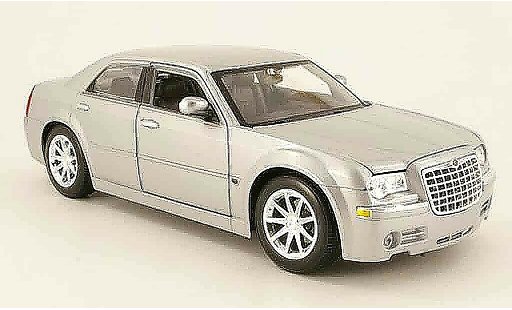 Chrysler 300C Sedan 1/18 Maisto grigio metallized 2005 modellini auto