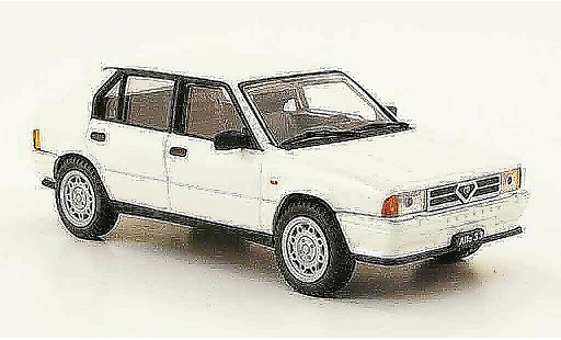 Alfa Romeo 33 1.5 quadrifoglio verde 1/43 Pego bianco 1983 modellini auto