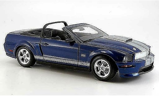 Shelby GT Convertible 1/18 Shelby Collectibles convertibile blu bandes grigios 2008 modellini auto