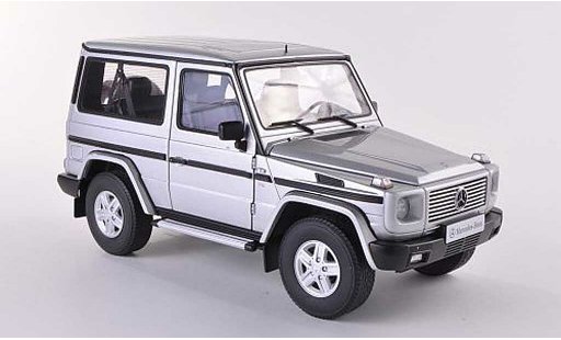Mercedes Classe G SWB 1/18 Autoart grigio 90er-Baureihe modellini auto