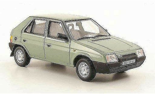 Skoda Favorit 136L 1/43 Abrex oliva 1987 modellini auto