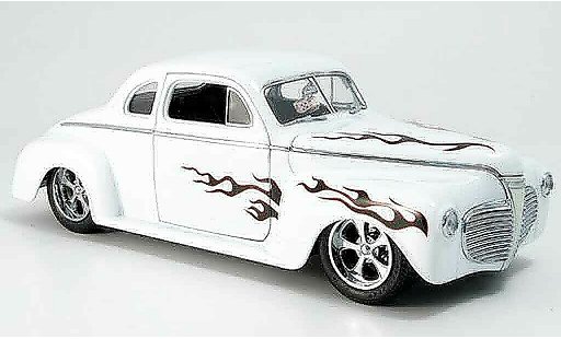 Plymouth Coupe Hot Rod 1/18 Yat Ming bianco modellini auto