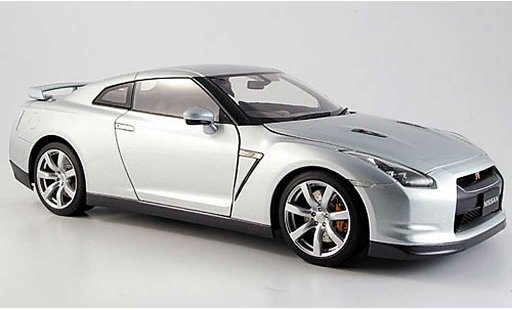 Nissan Skyline R35 1/18 Autoart gtr grigio modellini auto