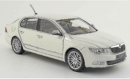 Skoda Superb 2009 1/18 Abrex ii bianco modellini auto