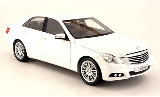 Mercedes Classe E Base 1/18 Minichamps (w 212) bianco 2009 modellini auto