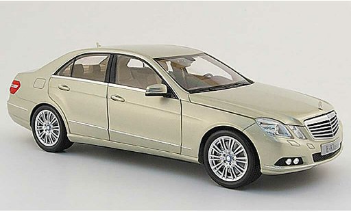 Mercedes Classe E Base 1/18 Minichamps (w 212) beige 2009 modellini auto