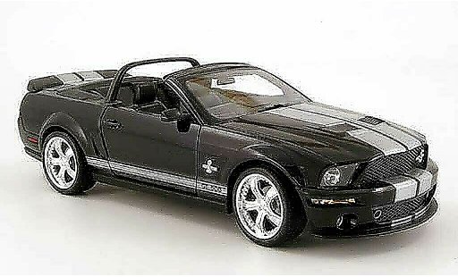 Shelby GT 500 2007 1/18 Shelby Collectibles convertibile nero avec bandes grigios modellini auto