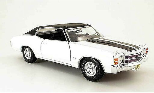 Chevrolet Chevelle SS 1/18 Maisto 1971 SS454 bianco/nero modellini auto