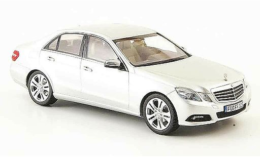 Mercedes Classe E Base 1/43 Schuco Berlina (W212) Avantgarde grigio metallisee 2009 modellini auto