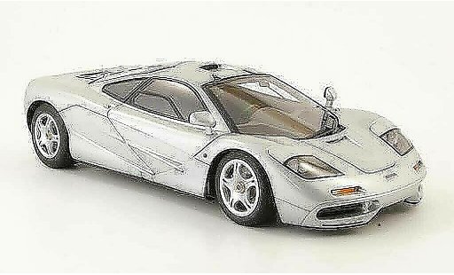 McLaren F1 GTR GTR Short Tail 1/18 Autoart grigio metallized strassenversion 1994 modellini auto