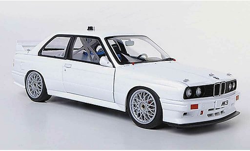 Bmw M3 dtm 1/18 Autoart E30 bianco Plain Body Version modellini auto