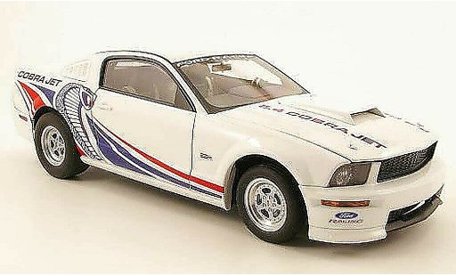 Ford Mustang Fastback 1/18 Autoart cobra jet bianco modellini auto