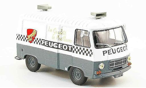 Peugeot J7 Base 1/43 IXO cycles modellini auto