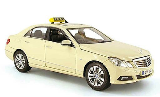 Mercedes Classe E Base 1/18 Maisto limousine (w 212) taxi (d) 2009 modellini auto