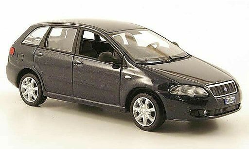 Fiat Croma Base 1/43 Hachette II blu 2005 modellini auto