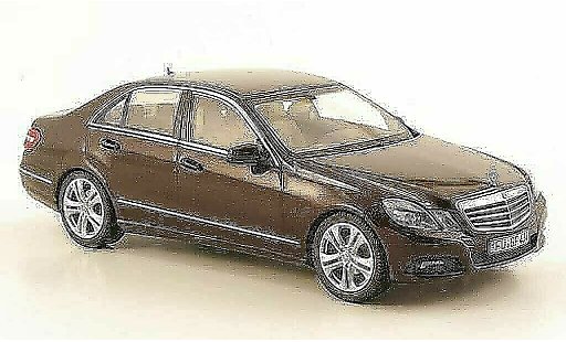 Mercedes Classe E Base 1/43 Schuco Berlina (W212) marrone Avantgarde modellini auto