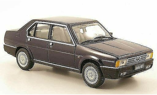 Alfa Romeo 90 berlina 1/43 Pego blu 1984 modellini auto