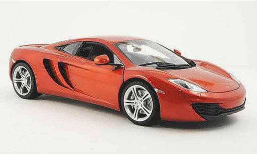 McLaren F1 Base 1/18 Minichamps MP 4-12C orange modellini auto