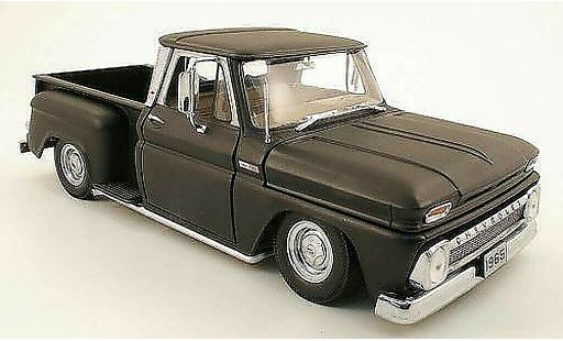 Chevrolet C-10 lowrider 1/18 Sun Star pick up stepside opaconero 1965 modellini auto
