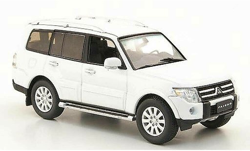 Mitsubishi Pajero Base 1/43 Vitesse bianco 2009 modellini auto