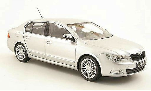 Skoda Superb 2008 1/18 Abrex II modellini auto