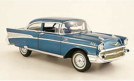 Chevrolet Bel Air Coupe 1/18 Highway 61 1957 blu modellini auto