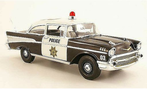 Chevrolet Bel Air police 1/18 Highway 61 1957 nero/bianco modellini auto