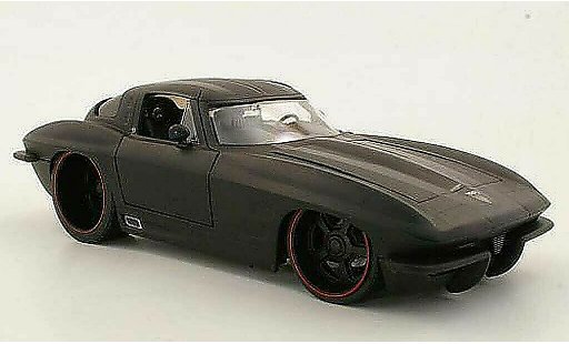 Chevrolet Corvette Stingray 1/18 Jada Toys C2 Stingrigio opaconero/nero 1963 modellini auto