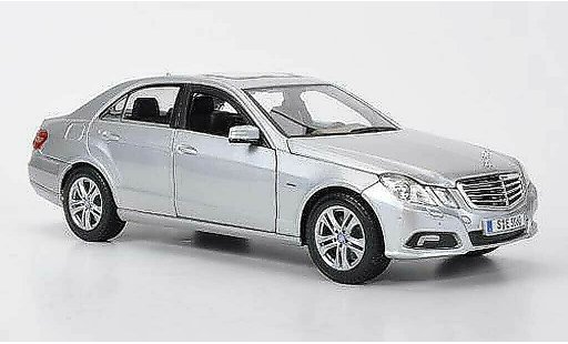 Mercedes Classe E Base 1/18 Maisto 350 (W 212) grigio 2009 modellini auto