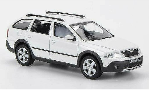 Skoda Octavia Combi 1/43 Abrex Scout bianco modellini auto